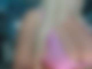 adrianna777's Live Sex Cam Show
