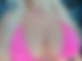 adrianna777's Live Sex Cam Show