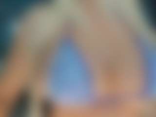 adrianna777's Live Sex Cam Show