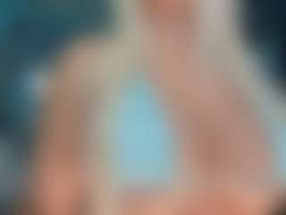 adrianna777's Live Sex Cam Show