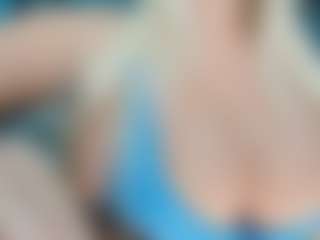 adrianna777's Live Sex Cam Show