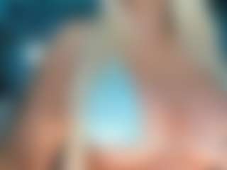 adrianna777's Live Sex Cam Show