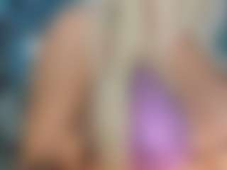 adrianna777's Live Sex Cam Show