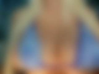 adrianna777's Live Sex Cam Show
