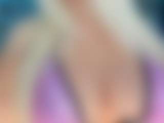 adrianna777's Live Sex Cam Show
