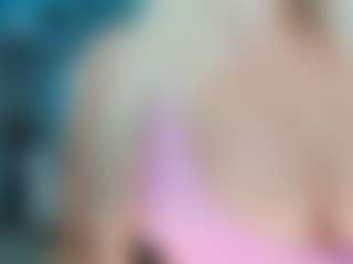 adrianna777's Live Sex Cam Show
