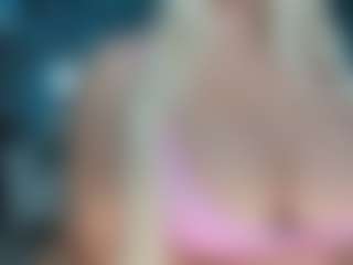 adrianna777's Live Sex Cam Show