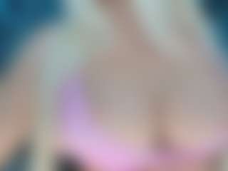 adrianna777's Live Sex Cam Show