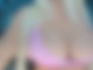 adrianna777's Live Sex Cam Show