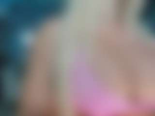 adrianna777's Live Sex Cam Show