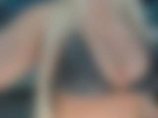 Live-Cam-Show mit adrianna777 - College MILF auf Camsoda