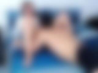 Live cam show with Erick and Lara - Sex on CamSextacy