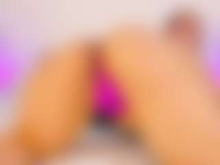 Live cam show with Lori Bauer - Granny Latina on friskycurves.com | colombia