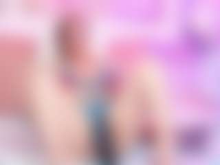 Live cam show with valeryhart - Oil on Camsoda