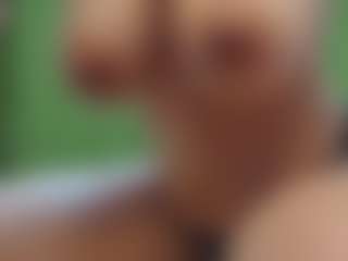 Live cam show with juliashane - Secretary on Free Soda