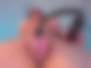 Live cam show with pump aniiee - Big Clit on AdultVida.com