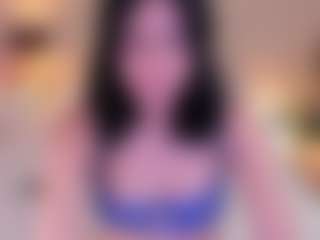 Live cam show with Soffy Watson - Plug on SpankPalCams