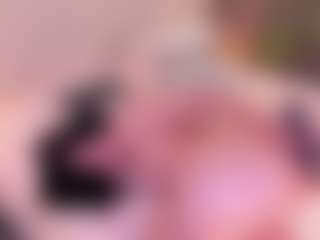 Live cam show with Soffy Watson - Plug on Dare Cams