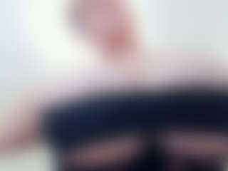 lovelyclara4u's Live Sex Cam Show