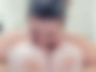 lovelyclara4u's Live Sex Cam Show