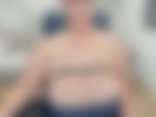 lovelyclara4u's Live Sex Cam Show