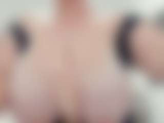 Live cam show with lovelyclara4u - Flashing on crypto-cams
