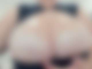 lovelyclara4u's Live Sex Cam Show