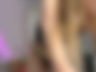 Live cam show with hotcarolinexo - Average on googirlz