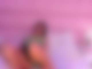 Live cam show with Hanna Taylor - Dildo Or Vibrator on Camsoda