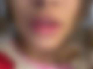 Live cam show with Salomme Cruz - Gagging on Camsoda