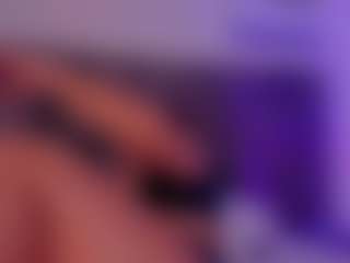 Live cam show with Salomme Cruz - Gagging on live18s.com