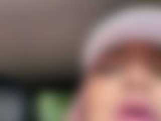Live cam show with Salomme Cruz - Gagging on hrnylive.com