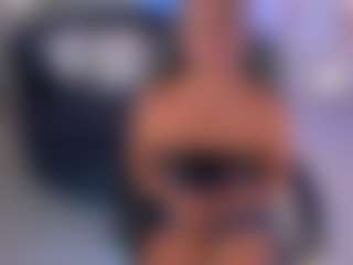 Live cam show with renatareyes - Student on madthumbs