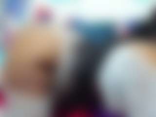 NahomyFox MILF webcam performer live streaming