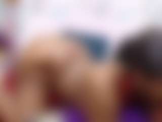 NahomyFox MILF webcam performer live streaming