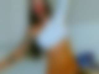 Live cam show with Tight Tiny MILF - Hush on eurowanks.com