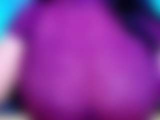 Live cam show with Clara - Office on milfzrlive.com