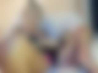 Live cam show with lovelyemma - Living Room on Latina Girls