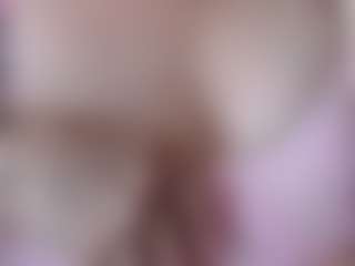 Live cam show with squirtyeleanor - Wife on Camsoda