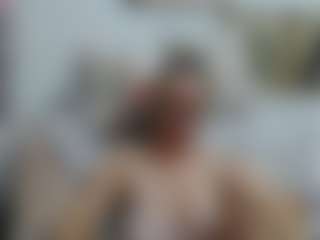 Live cam show with squirtyeleanor - Living Room on Chatstar