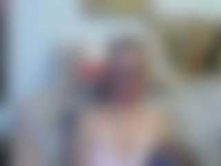 Live cam show with squirtyeleanor - Housewife on Camming Site