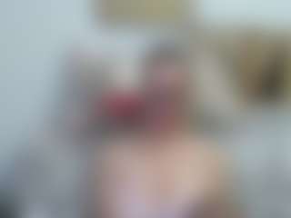 Live cam show with squirtyeleanor - Housewife on Camsoda