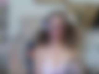 Live cam show with squirtyeleanor - Housewife on MyBangCams