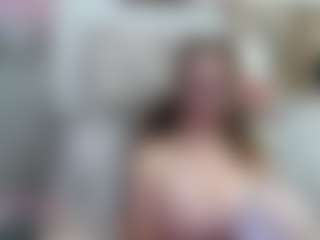 Live cam show with squirtyeleanor - Housewife on fuklive.com