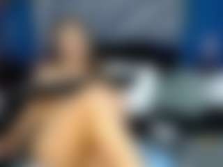 elianaroy MILF webcam performer live streaming