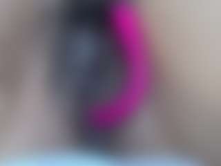 elianaroy MILF webcam performer live streaming