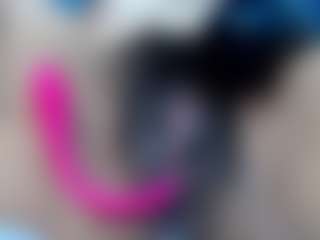 elianaroy MILF webcam performer live streaming