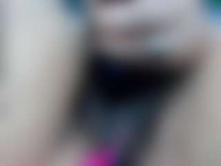 Live cam show with elianaroy - Middle Aged on Streamer API