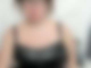 Live cam show with bonniehot - Upskirt on TeamSkeetLive