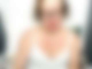 Live cam show with bonniehot - Upskirt on Gym Cam Girls